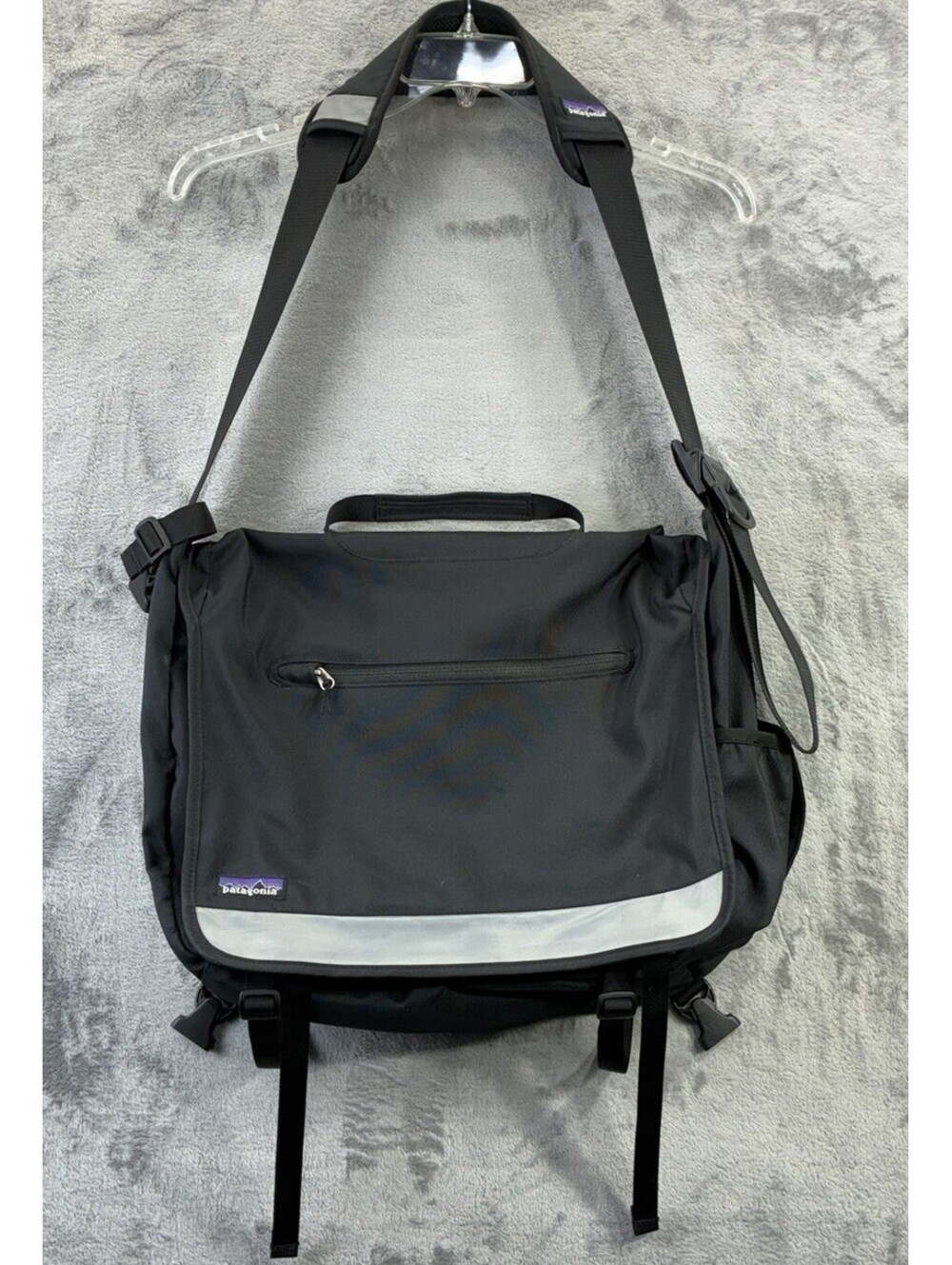 Patagonia Half Mass Messenger Bag Black Aveda Logo Reflective Stripe EUC